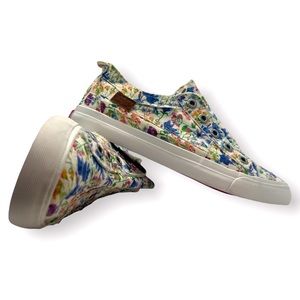 Girls Blowfish canvas slip on sneakers